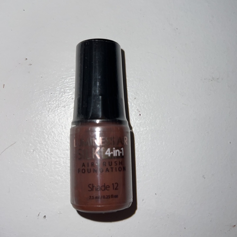🌸NEW🌸 Luminess Airbrush Silk 4 in 1 Shade 12 Foundation - Picture 2 of 2